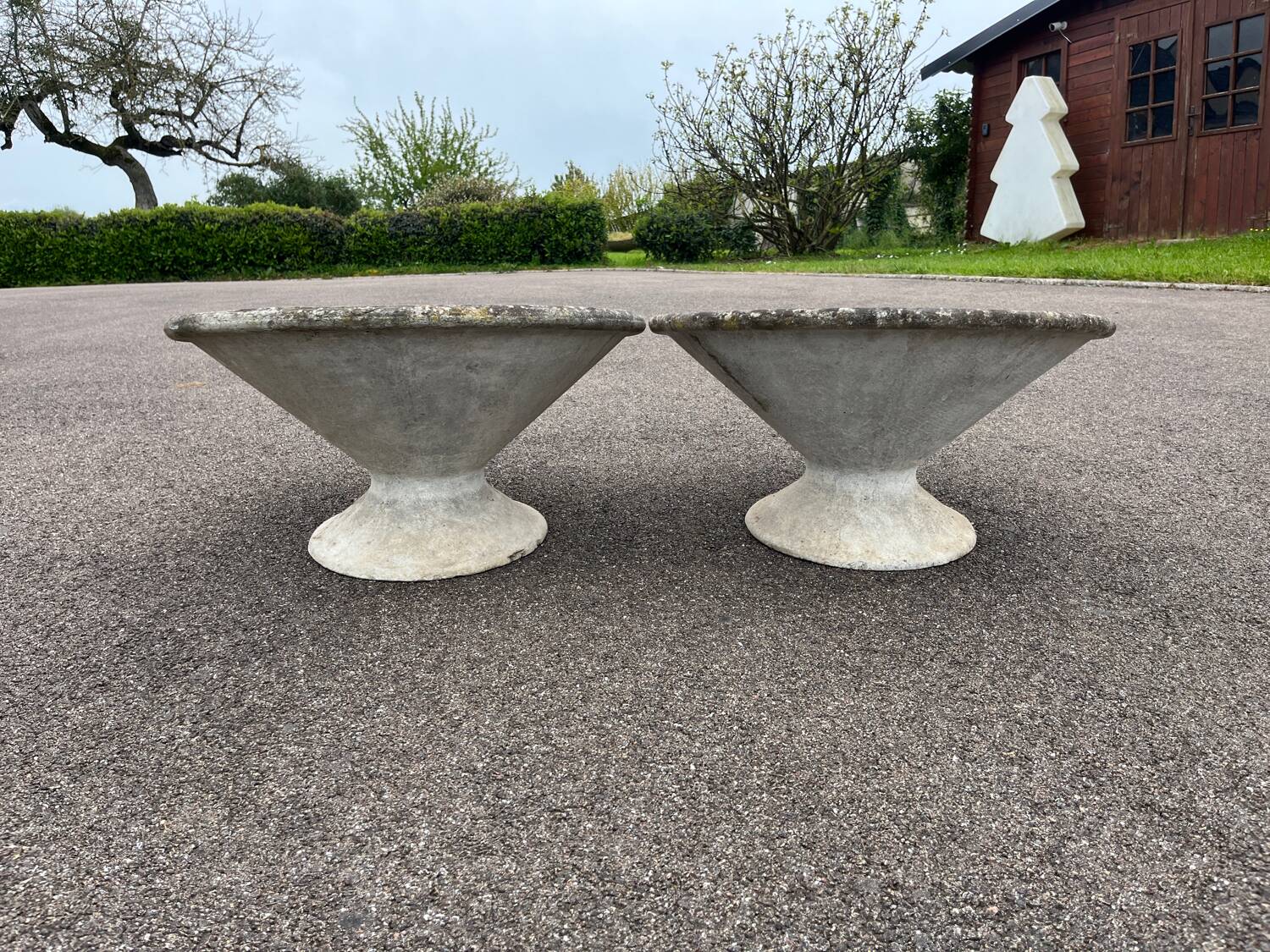 Pair of diabolo basins, planters, fiber cement planters