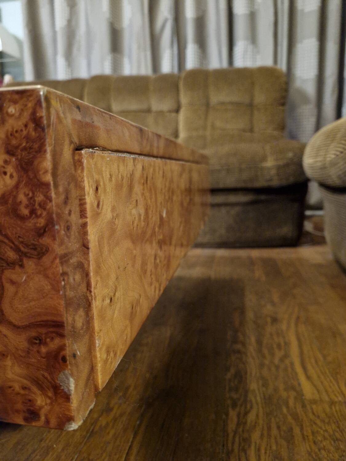 Italian design coffee table in burl wood by Roche Bobois, 1970s.