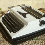 Typewriter erika 150
