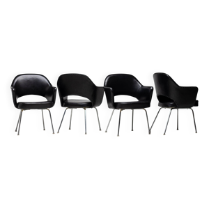 Ensemble 4 fauteuils direction Saarinen pour Knoll en cuir noir d'origine