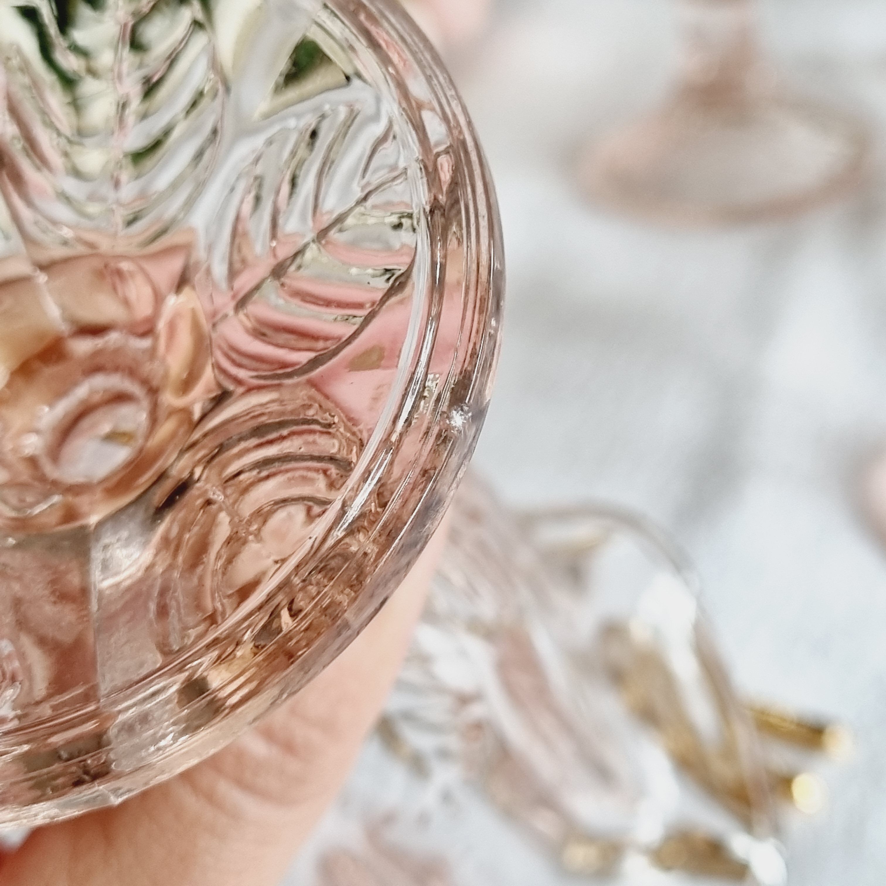 Set of 9 ice cream or fruit cups in pink Fidenza Italy molded glass