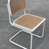 Suite de 4 chaises modèle Cesca b32 en blanc par Marcel Breuer 1987
