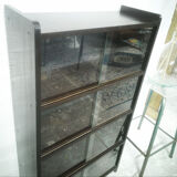 Vintage showcase library