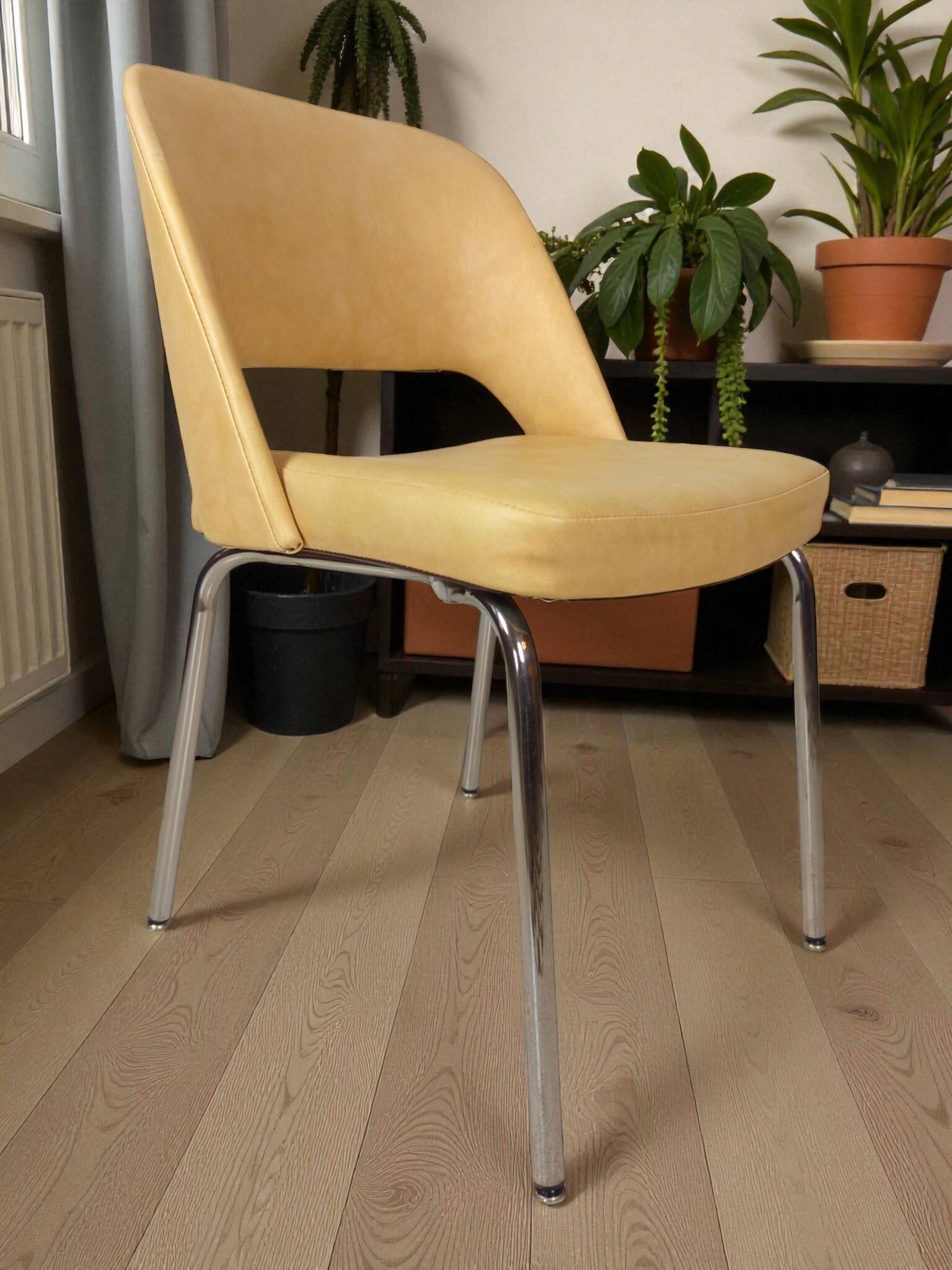 Suite de 4 chaises vintage
