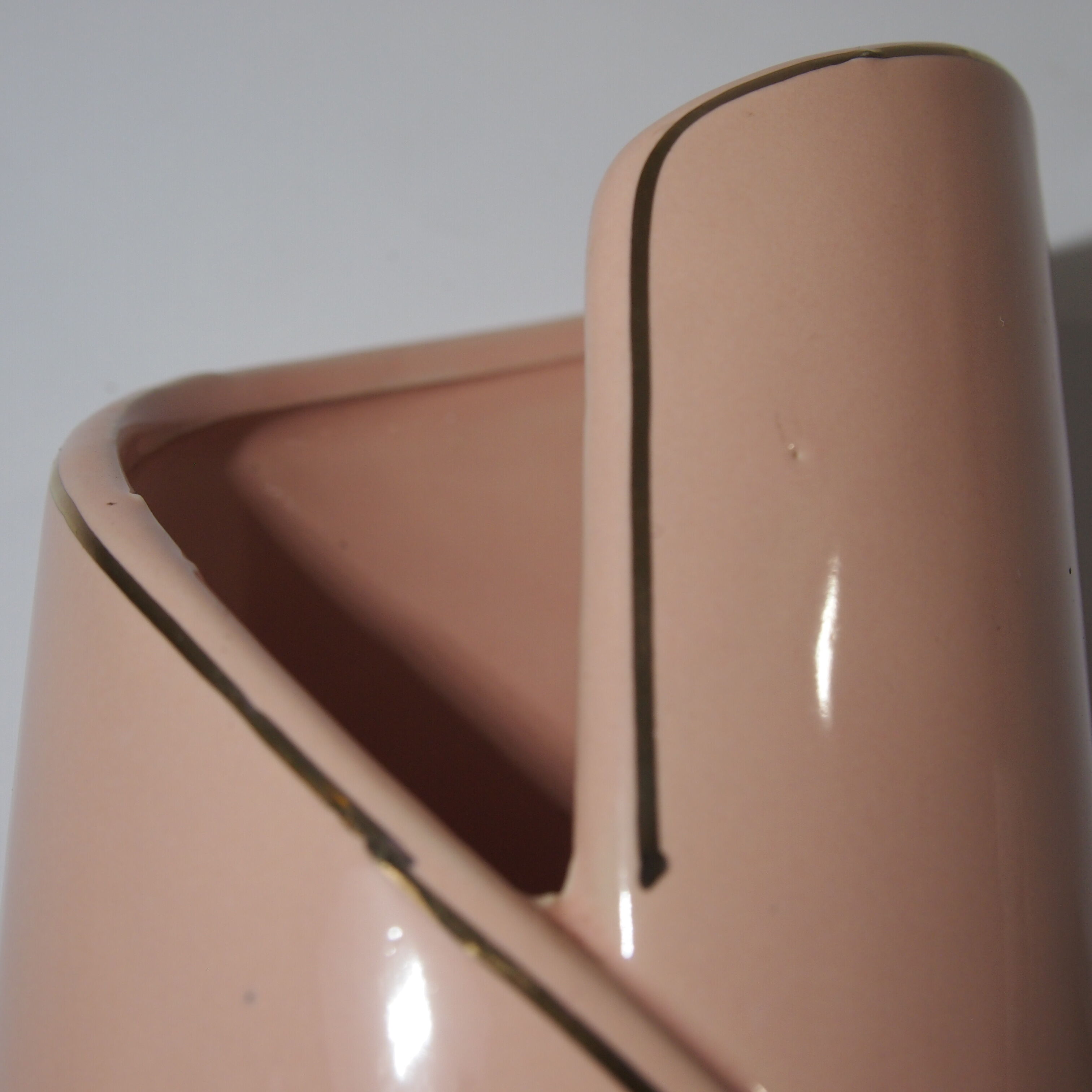 Pink/vintage ceramic vase