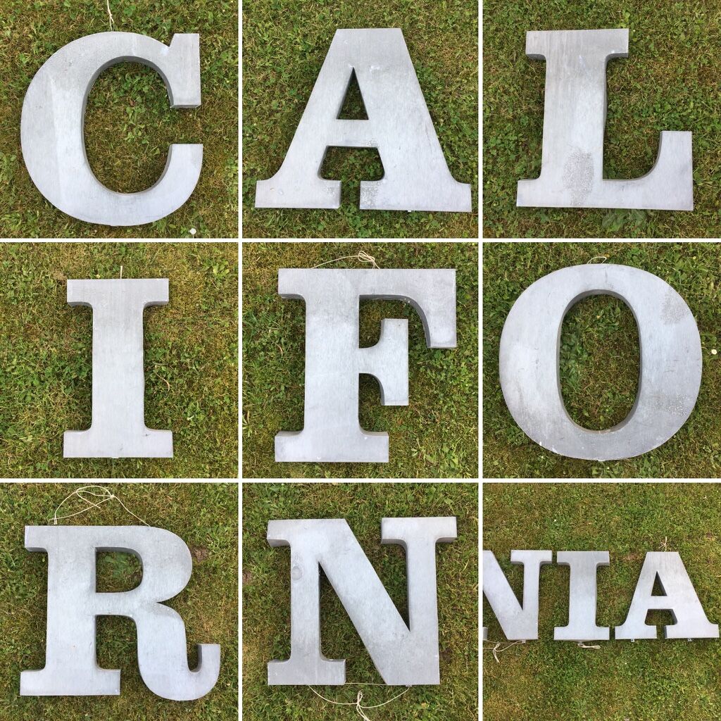 Ten letters sign in zinc material