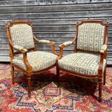 Paire de fauteuils en bois naturel de style louis xvi xix eme siècle