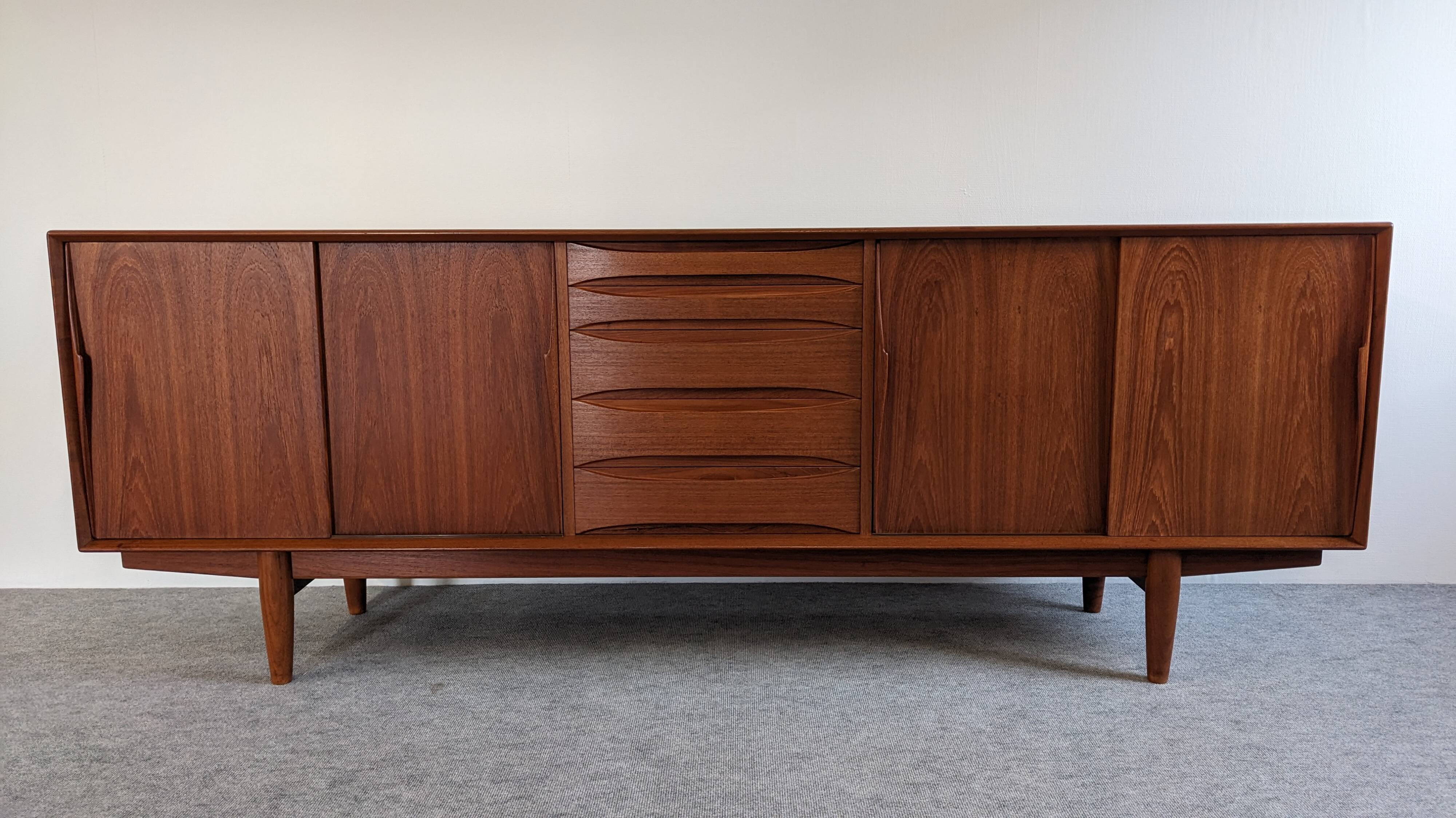 Modernist teak sideboard by Arne Vodder for Dyrlund 50s/60s