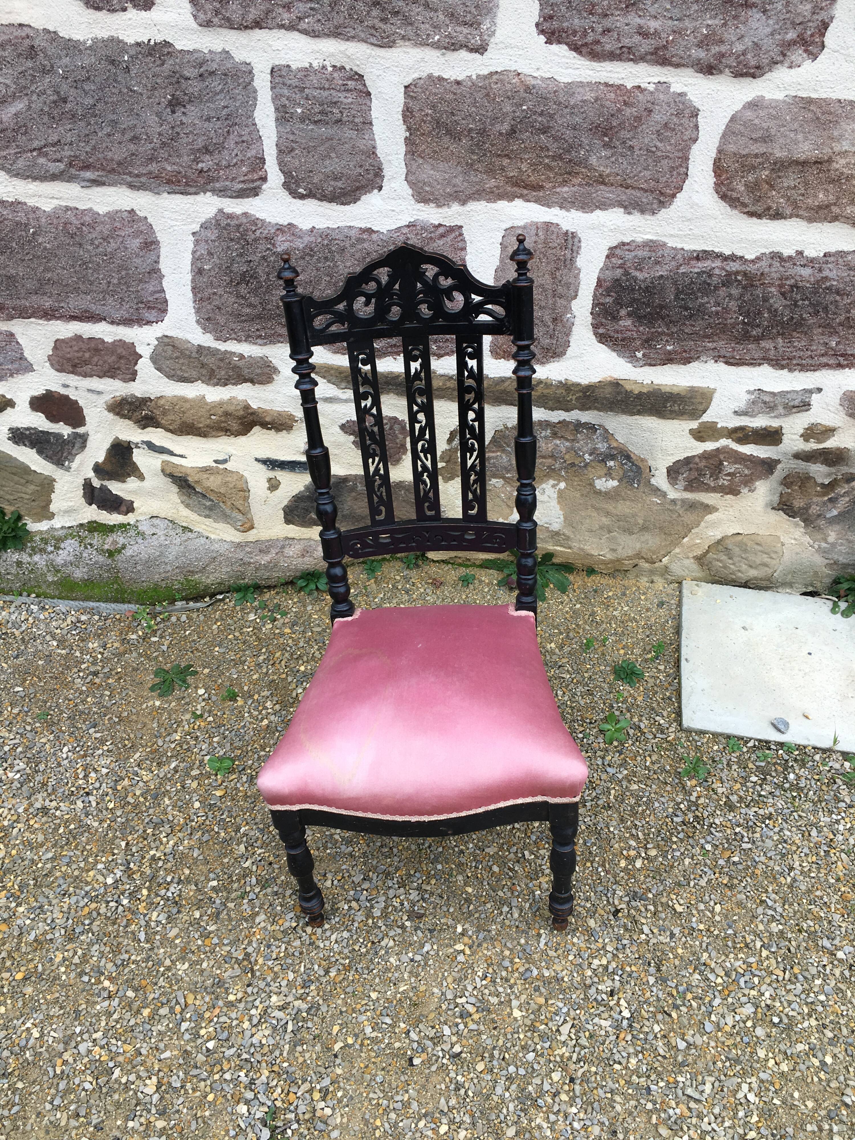 Colonial chair