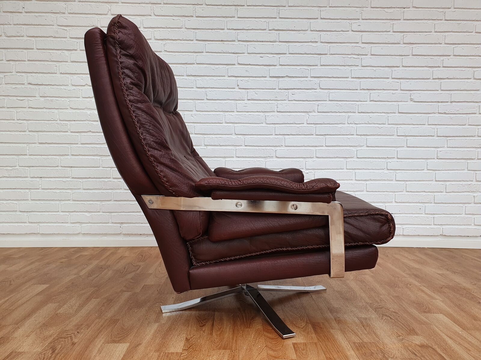 Fauteuil suédois Arne Norell des années 70