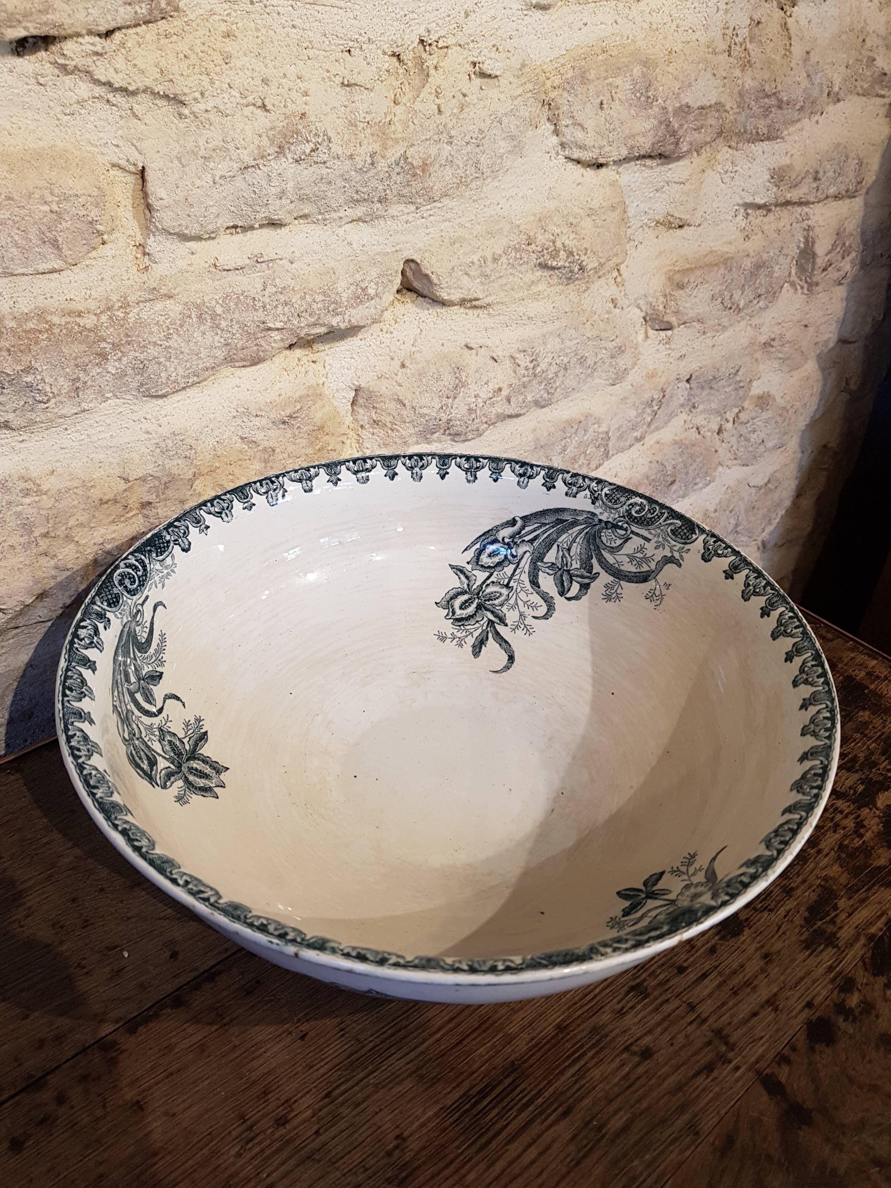 Large vases iron Earth model Iris