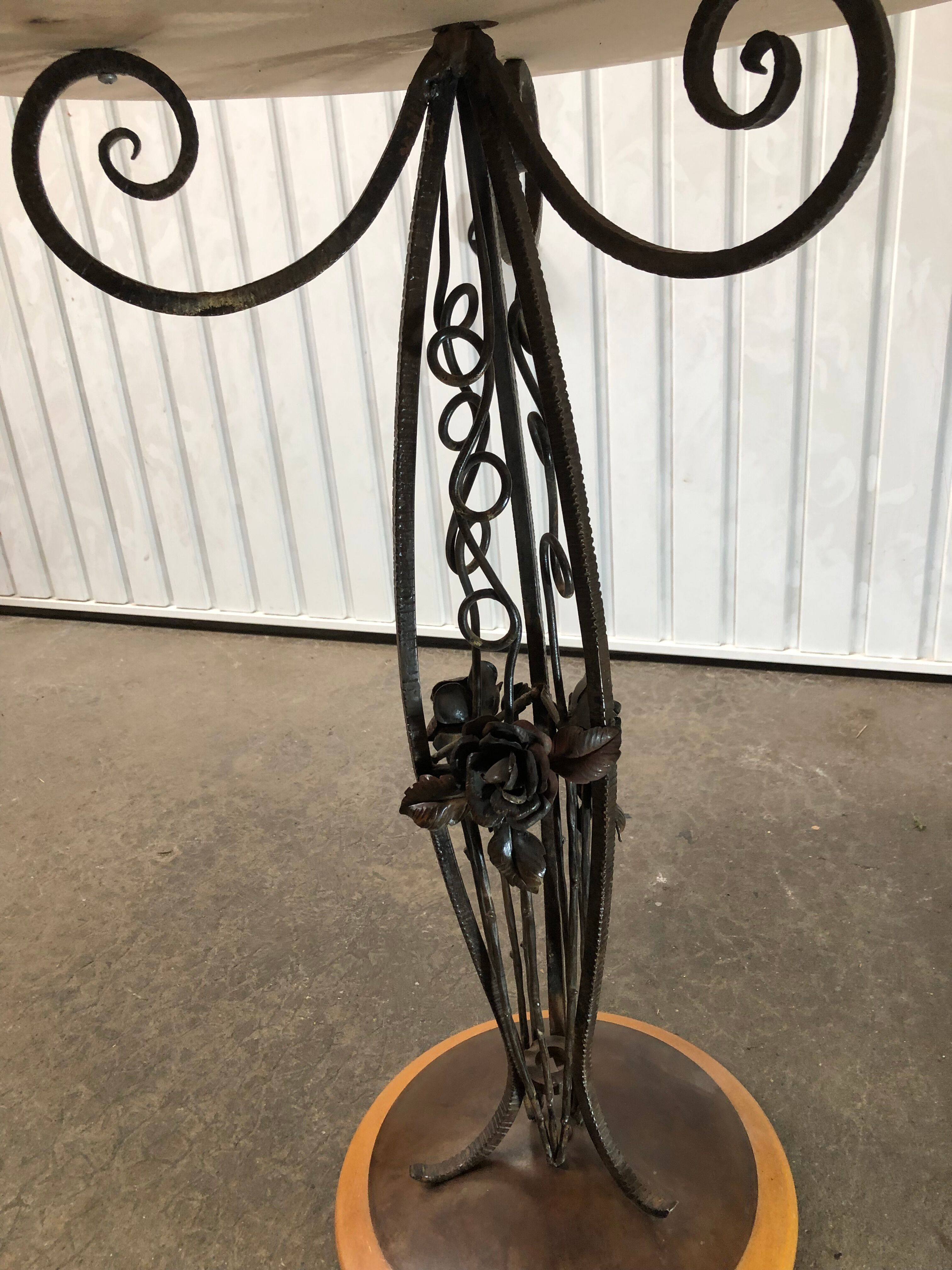 Art deco style pedestal table