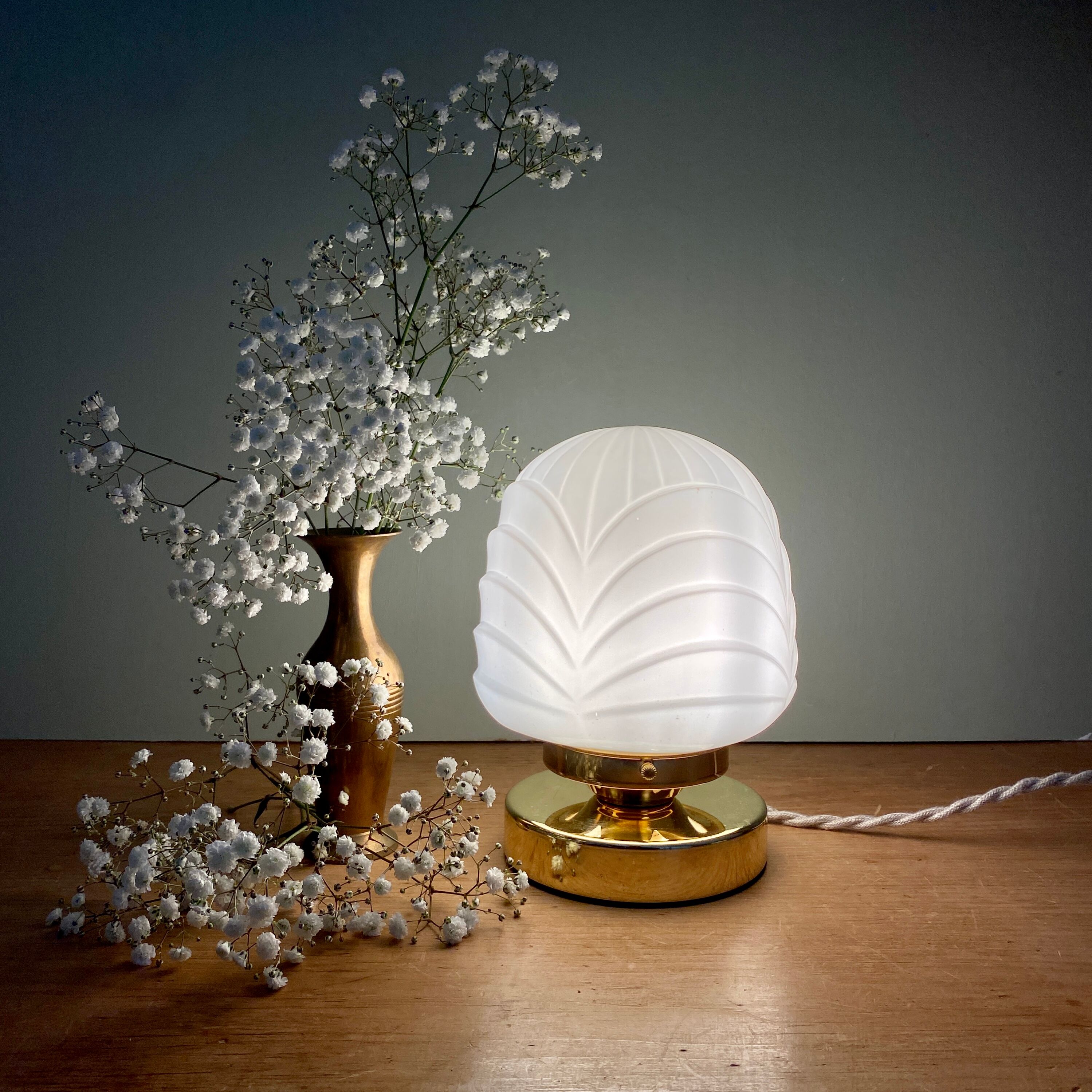 Vintage table lamp in white opaline