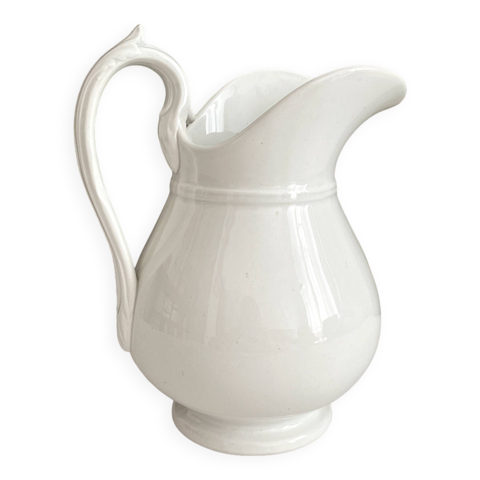 Broc blanc ancien terre de fer opaque de Lunéville 19eme siècle