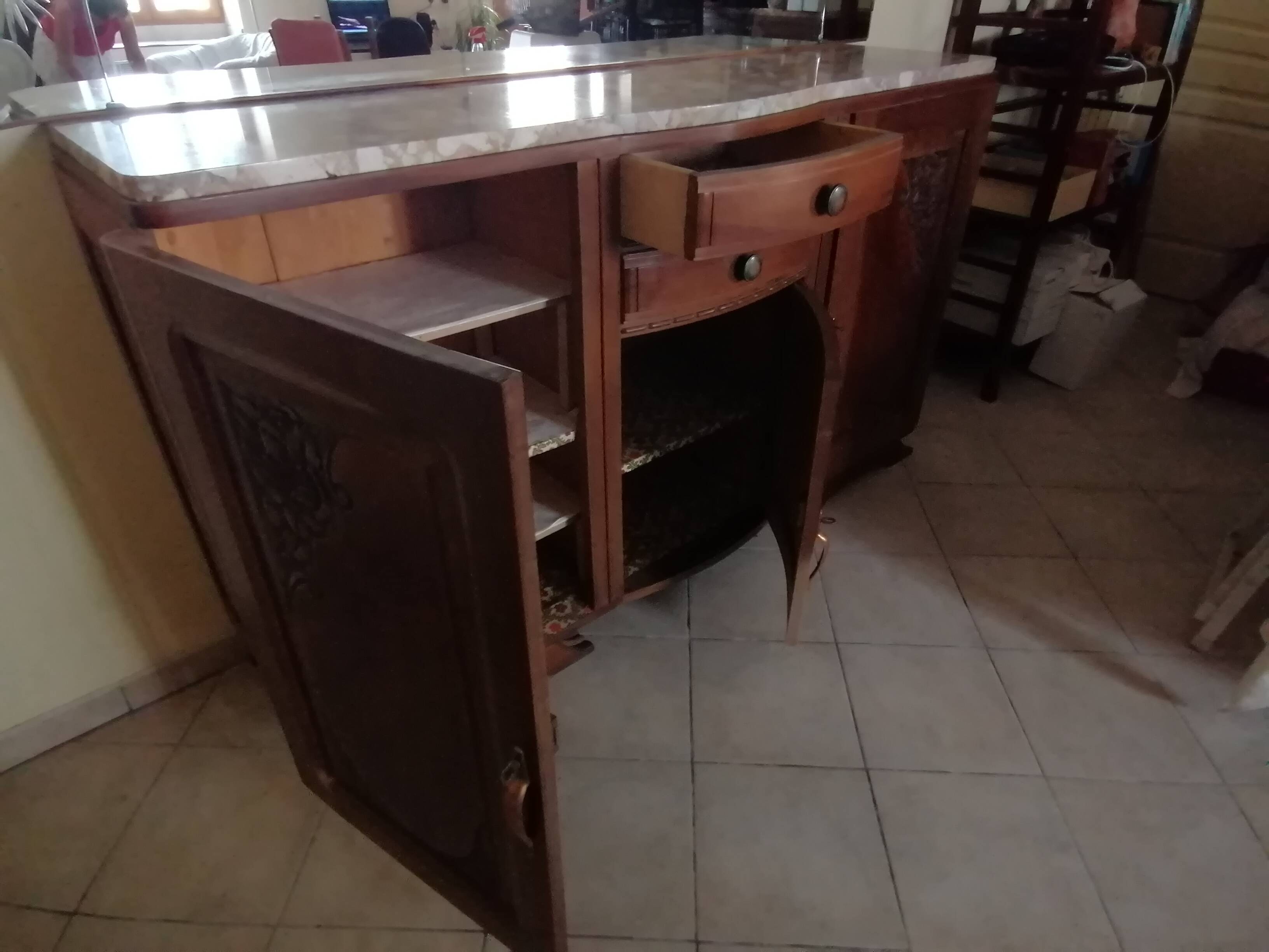 Buffet bois et marbre