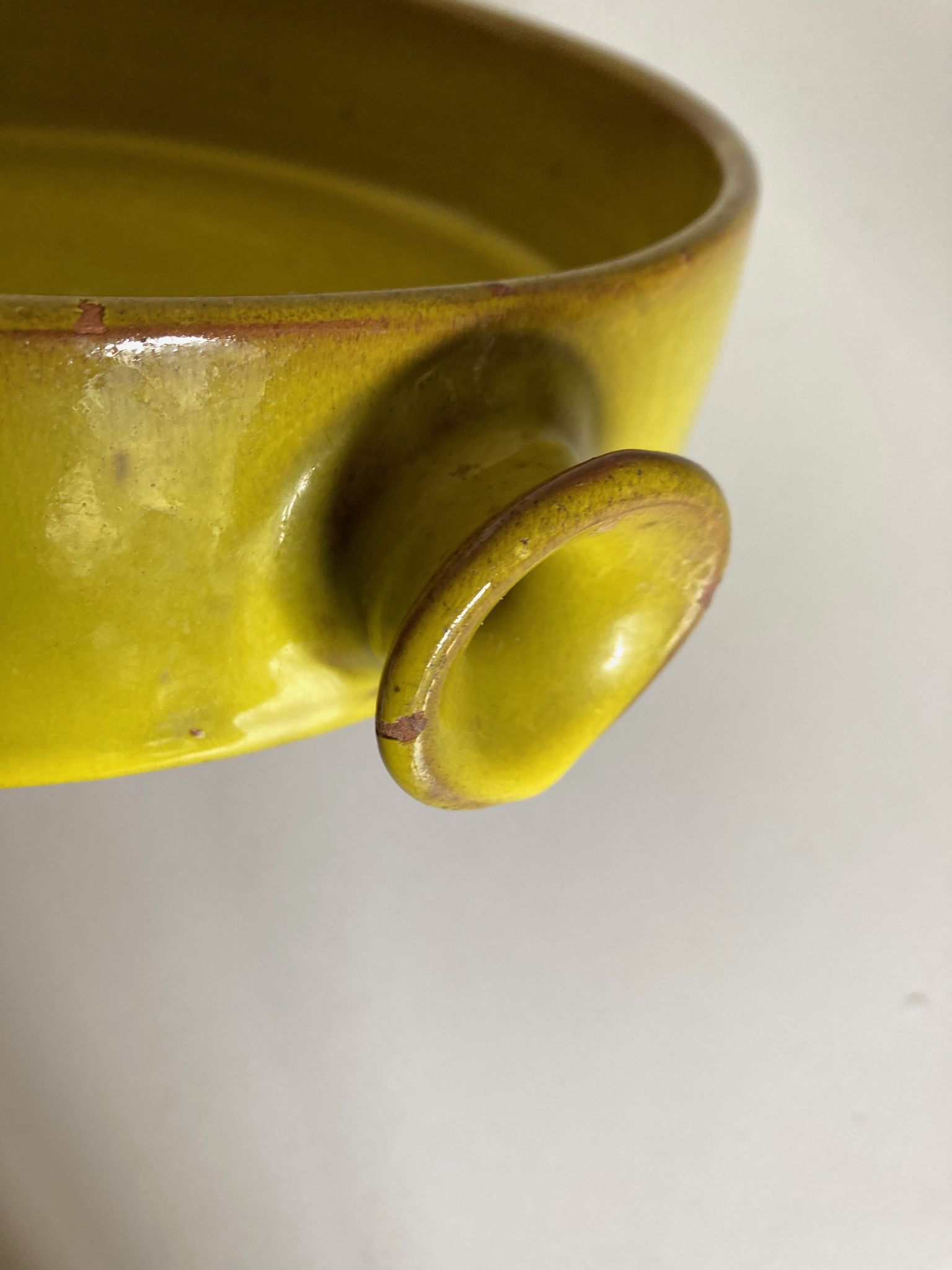 Modernist centerpiece in glazed clay 1970