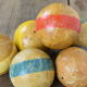 Lot de 6 boules en bois.