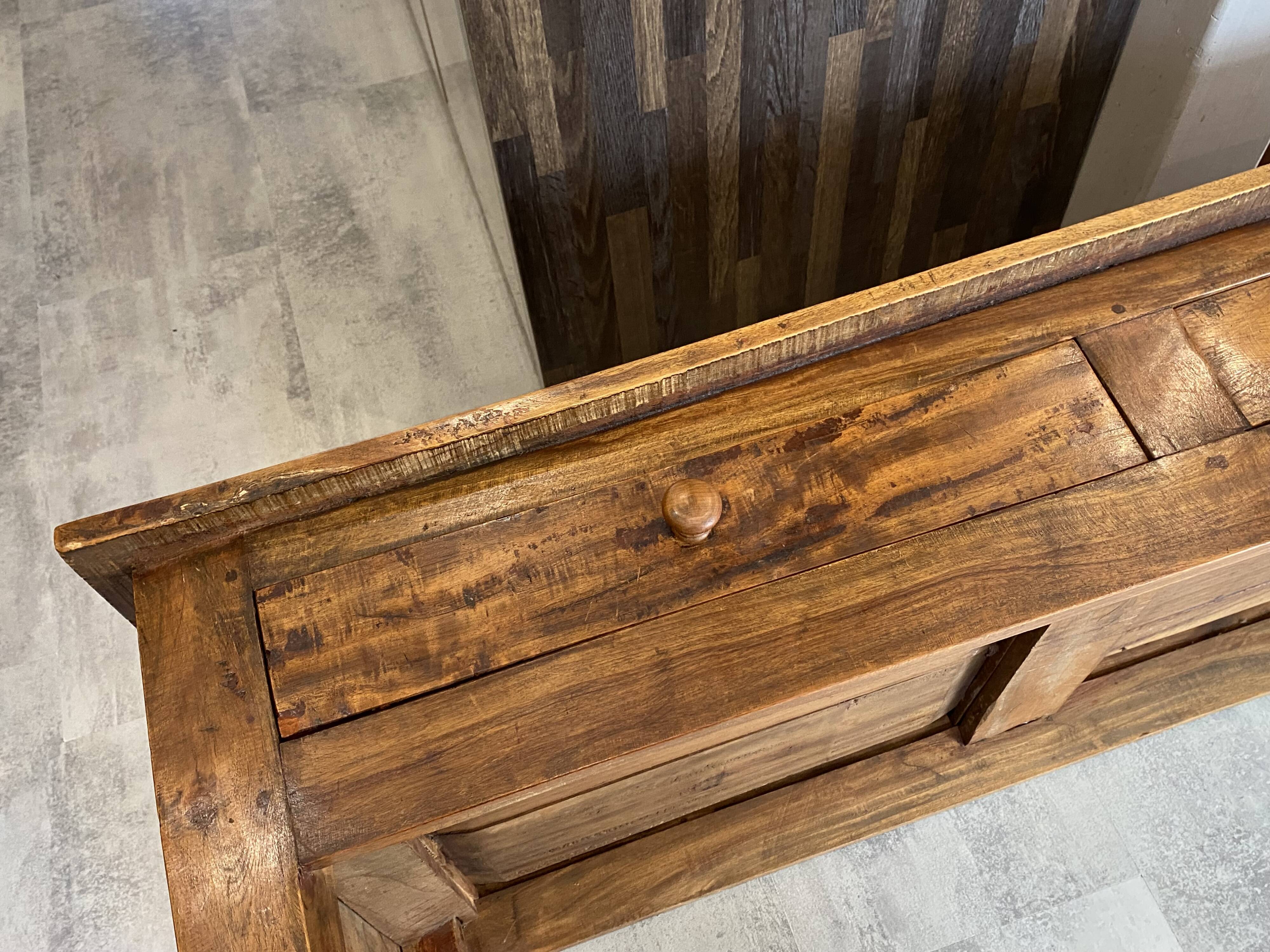 Rustic farmhouse coffee table made of solid wood with 2 drawers from the 1930s.