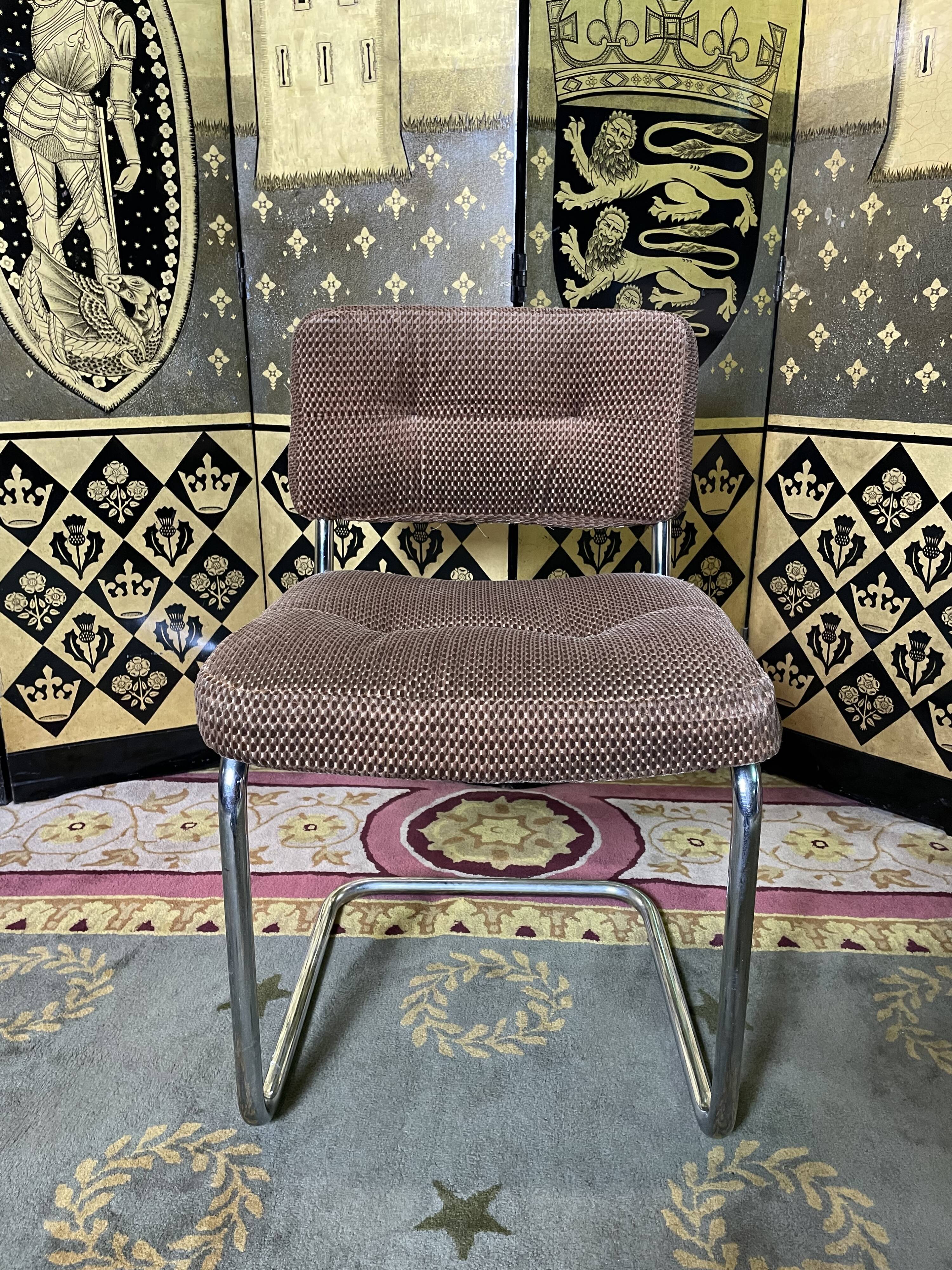 Suite de 6 chaises tubulaires chromées 1970