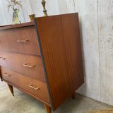Finned chest of drawers