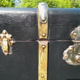 Magnificent travel trunk late 19 th completely renovated