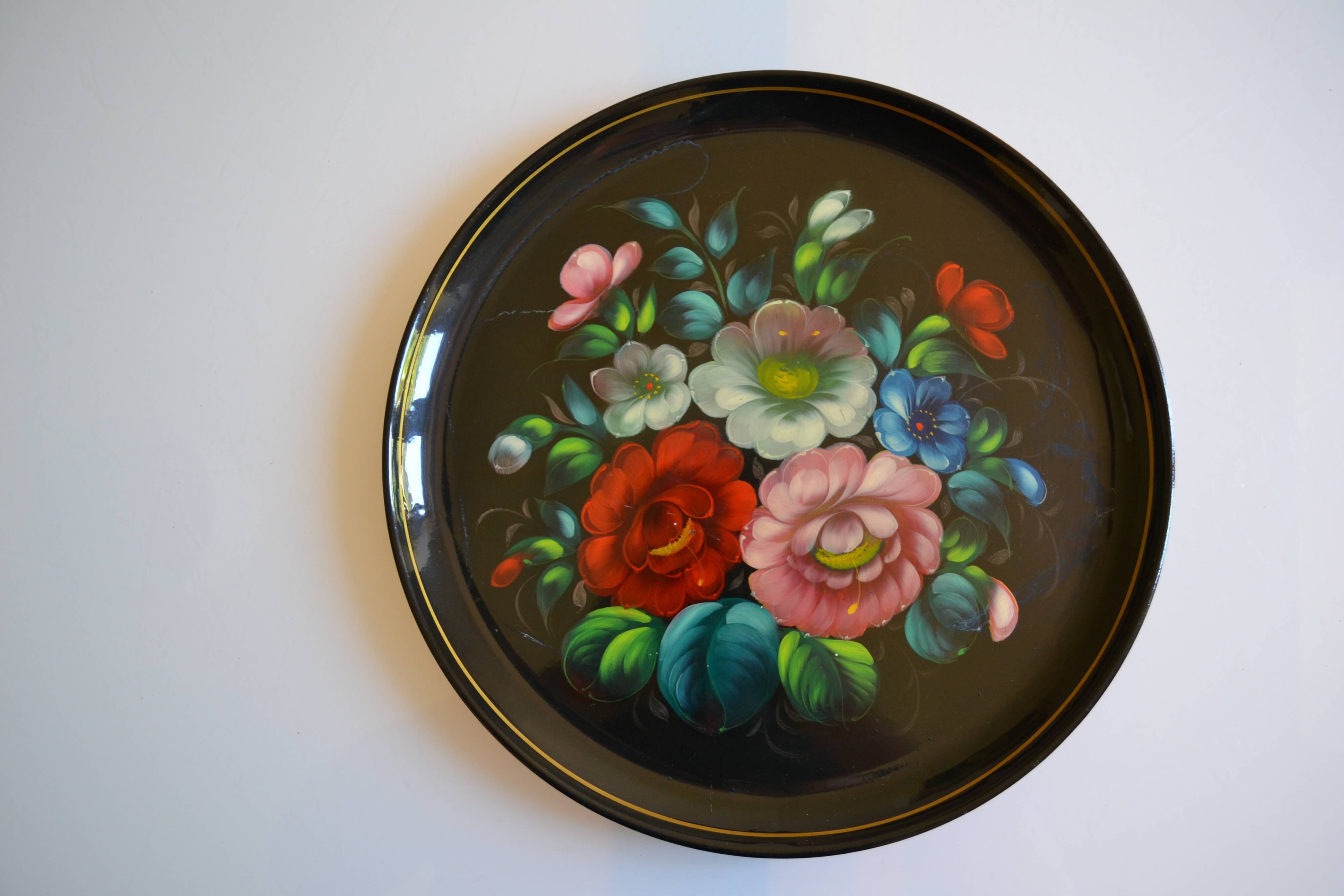 Vintage Russian metal plate with hand-painted floral decoration D 32 cm