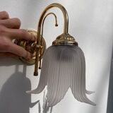 Flower wall lamp in glass and gilded metal
