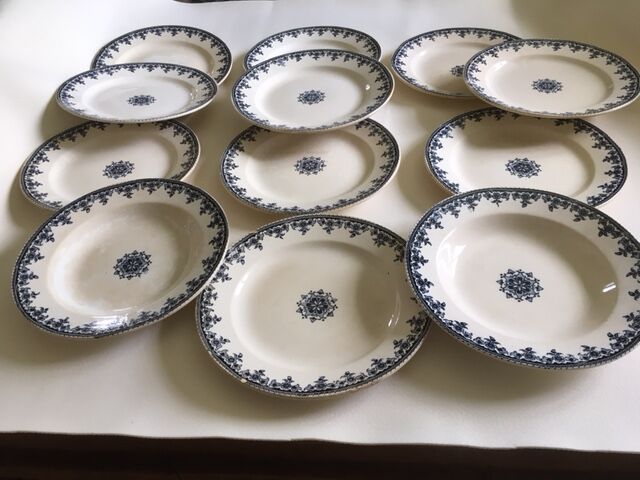 10 terre de fer flat plates and 2 hollows gagny service