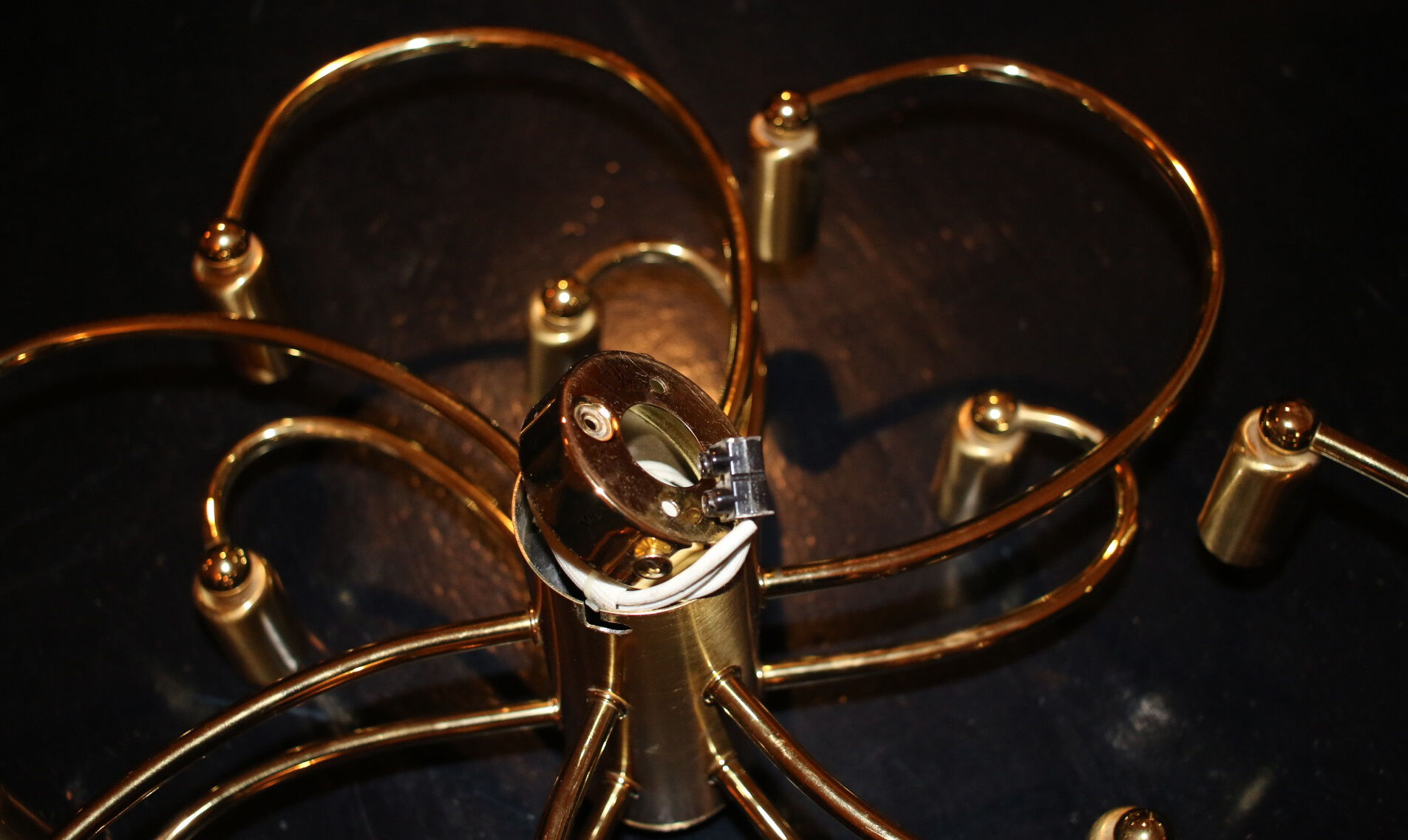 Mid century two-tier brass spiral 12 light chandelier by Helestra, 1970