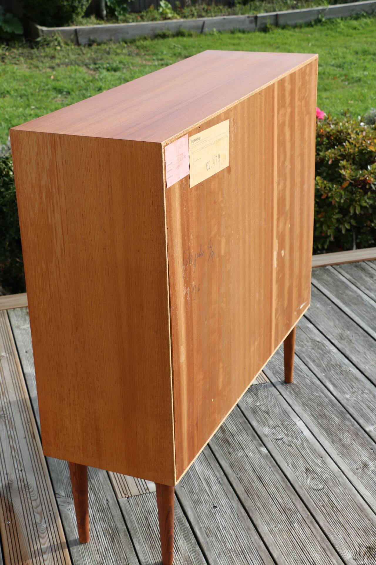 WK Mobel 2-door dresser console cabinet