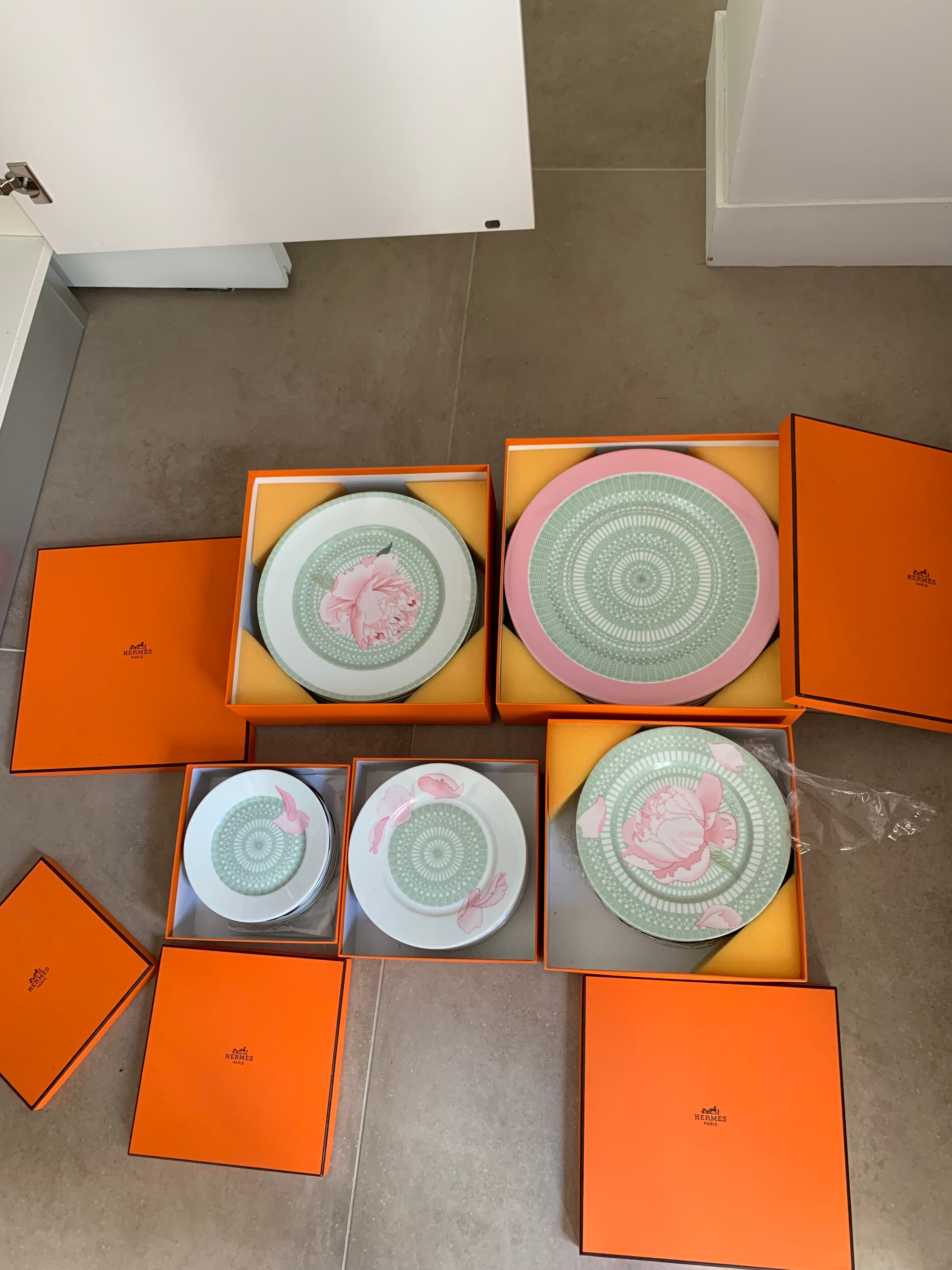 Hermès Service - 30 pieces (5 models/sizes - 6 plates)