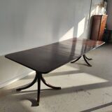 English dining room table in mahogany veneer late nineteenth with two extensions (from 1m80 to 2m80)