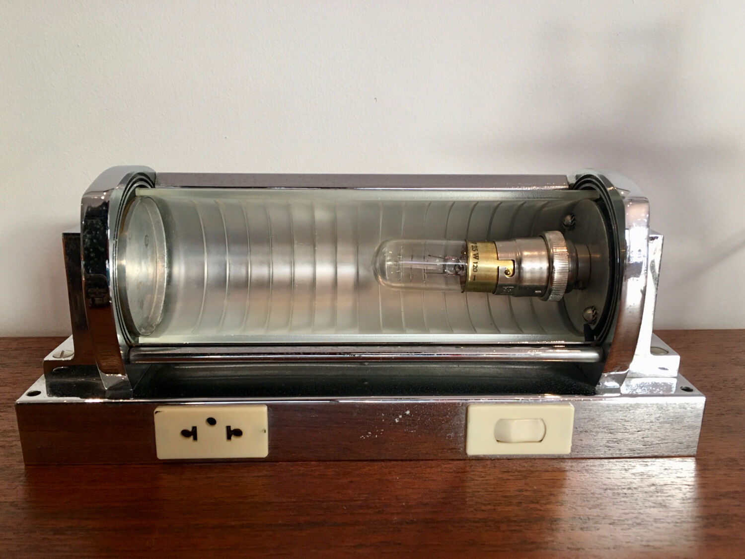 Bauhaus design wall lamp.