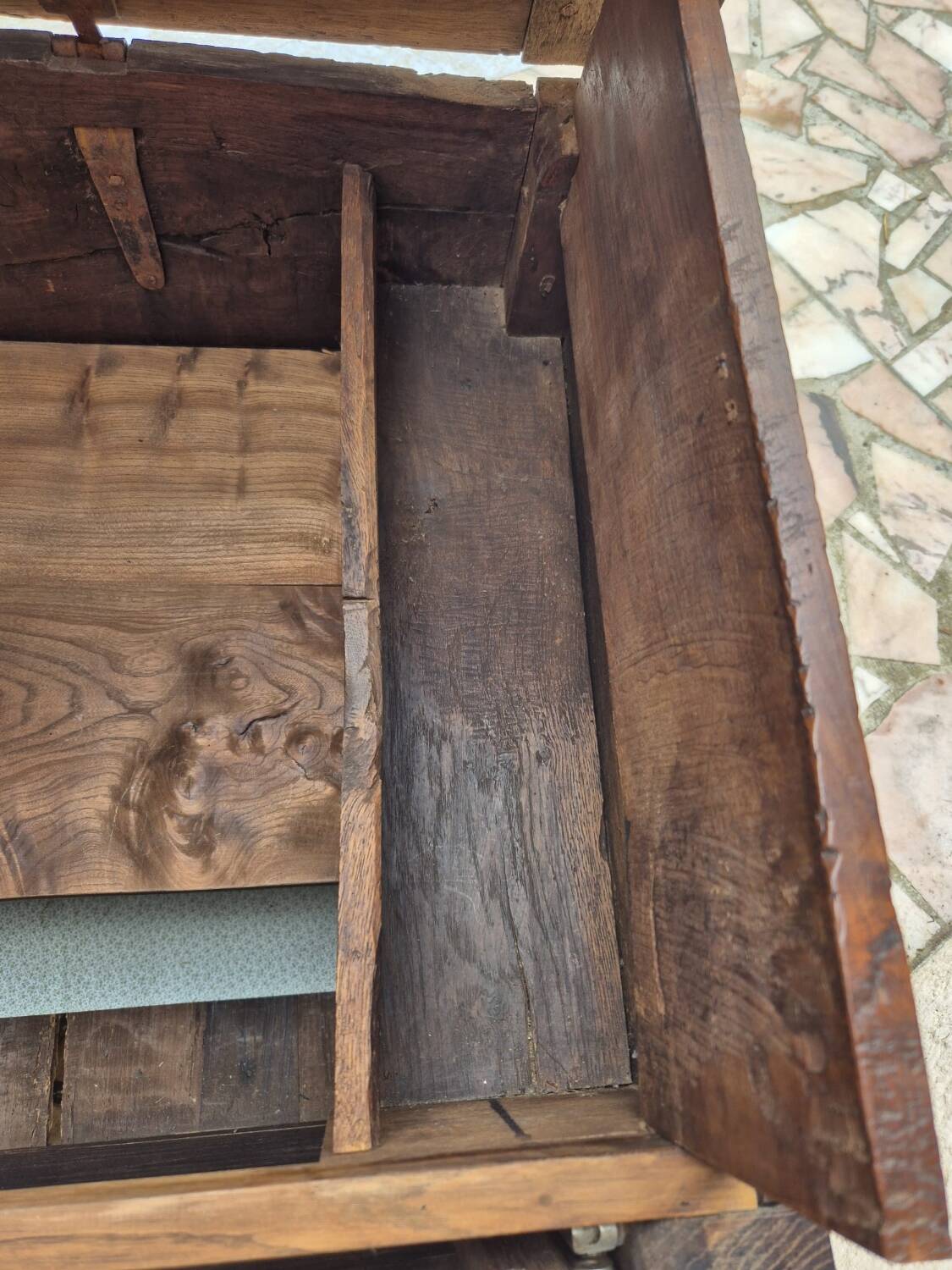 Late 19th century oak laundry chest