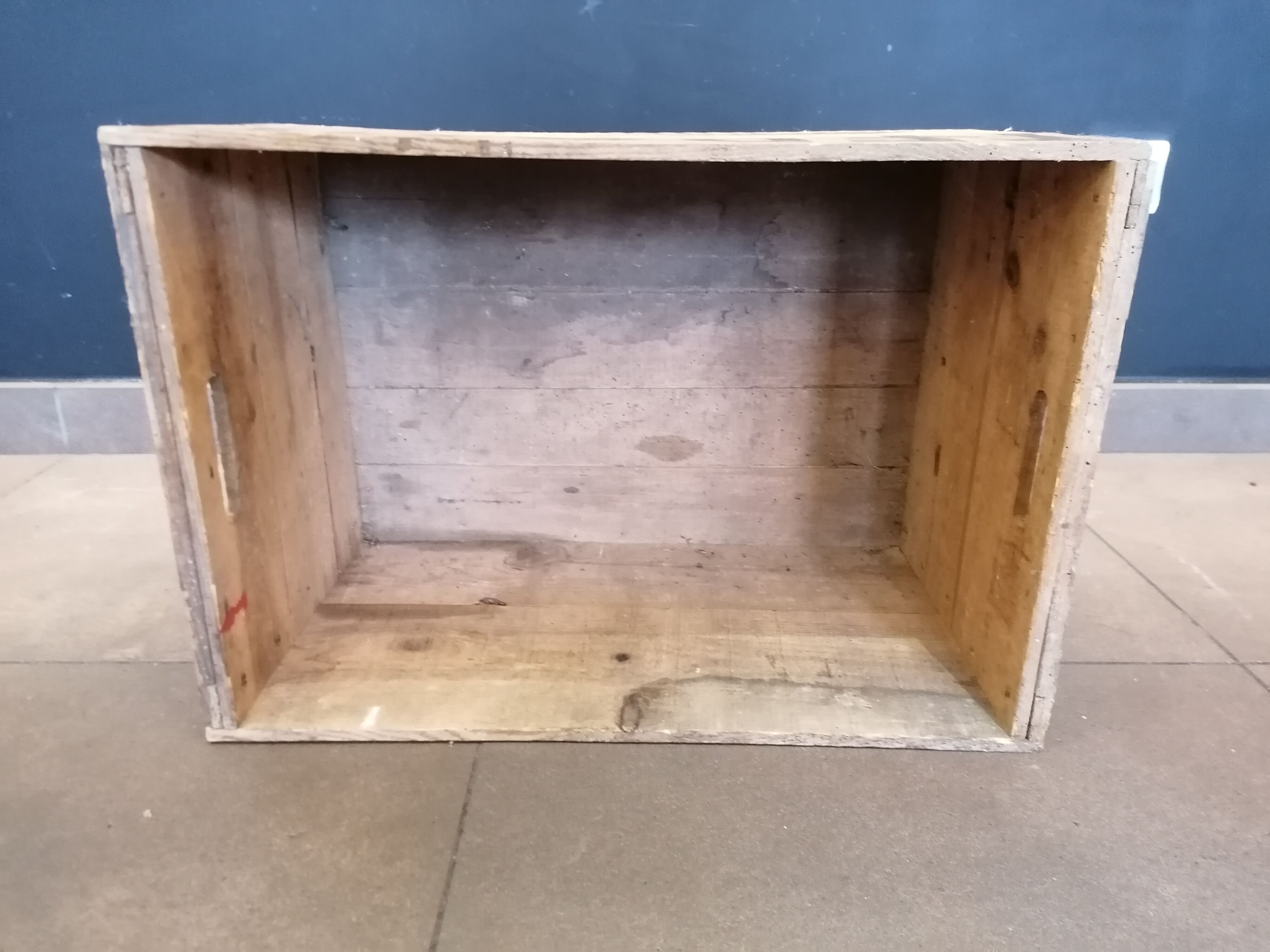 Large old wooden crate Chicorée Leroux