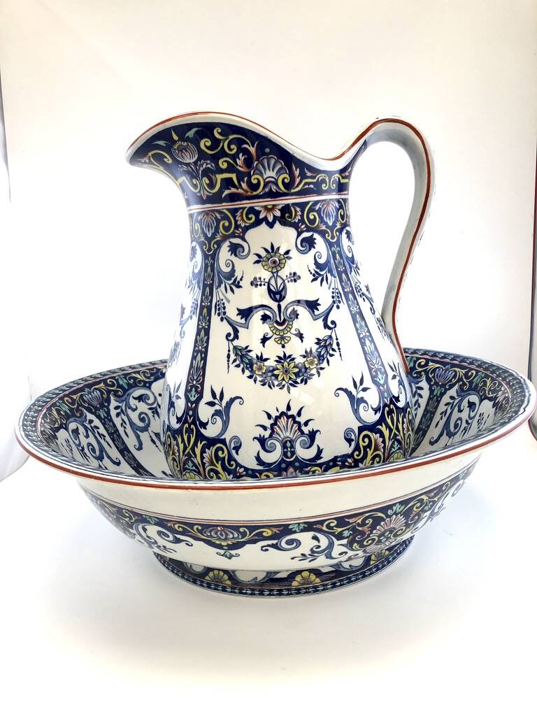 Antique Jules Vieillard Bordeaux toilet set – Rouen model, 19th century