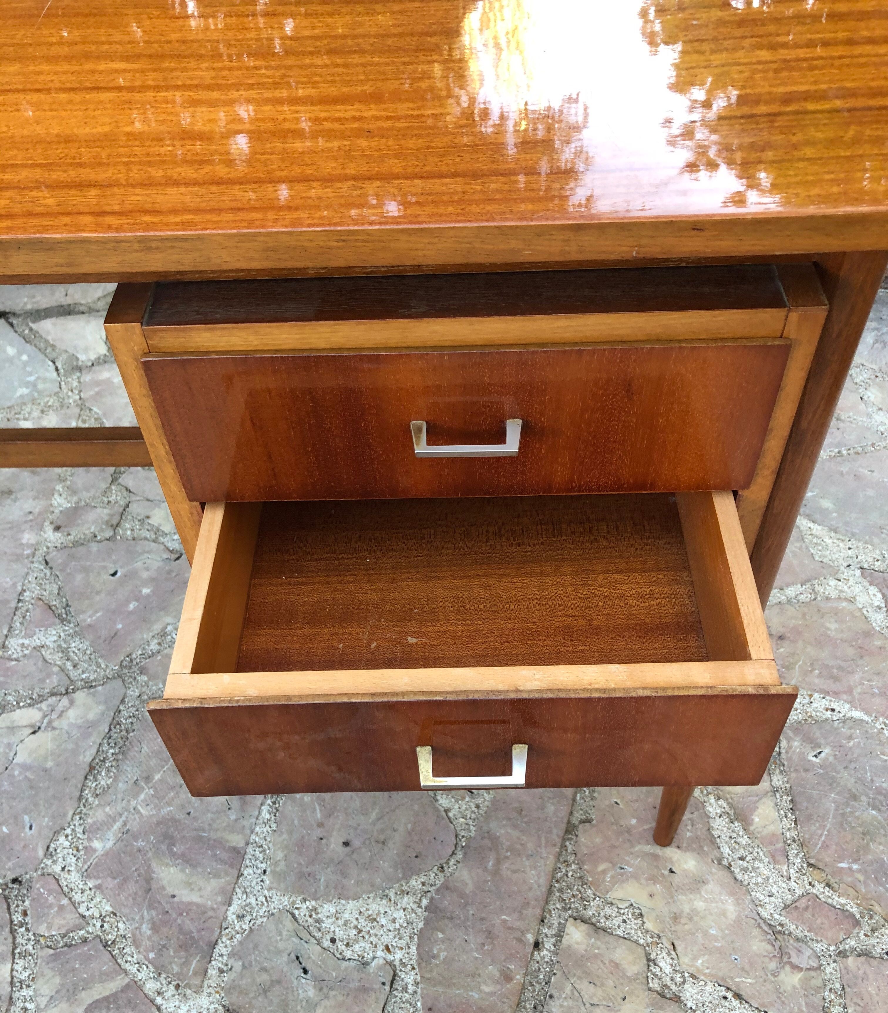 Bureau en bois des années 60