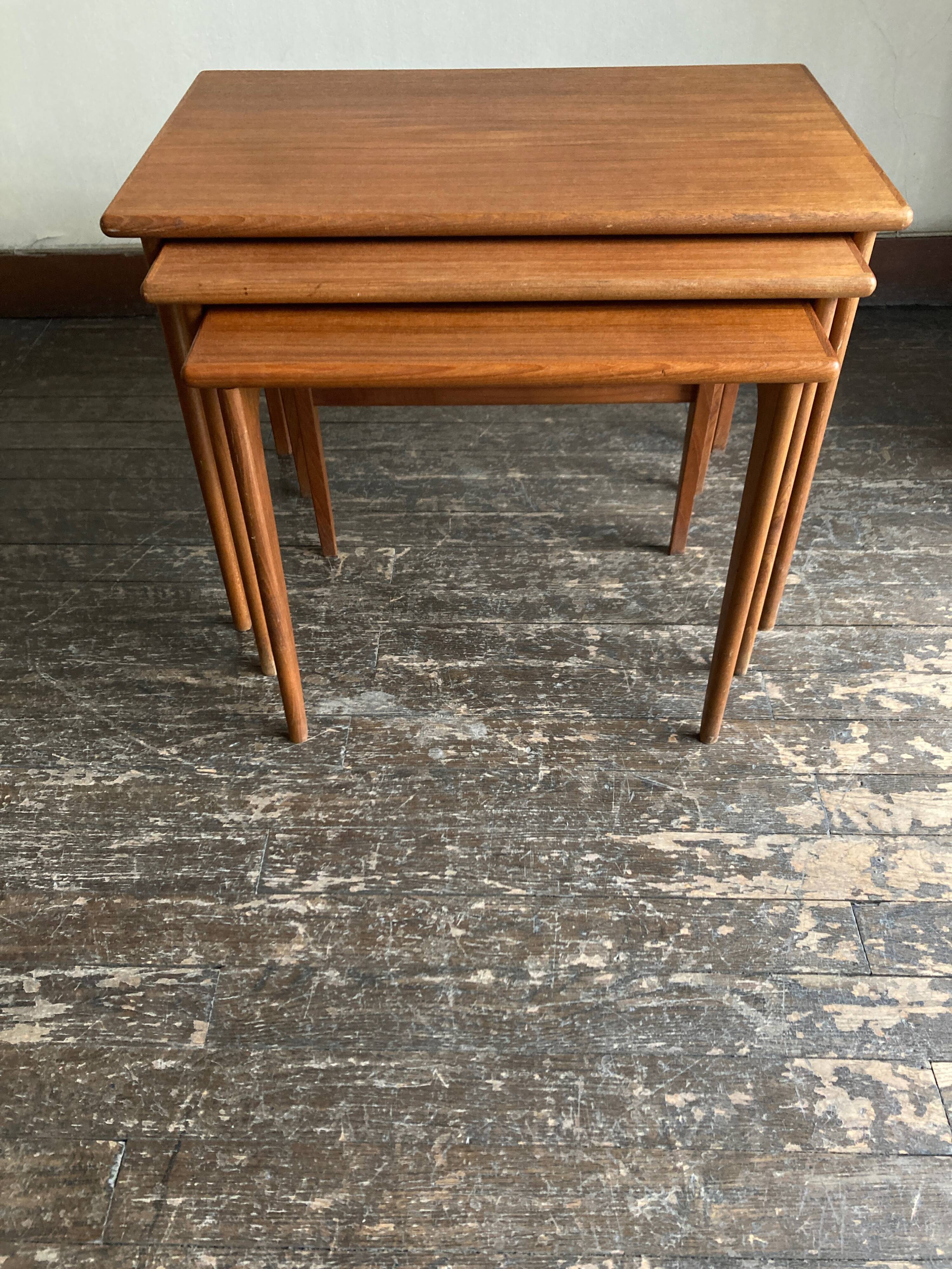 Tables gigogne de Kai Kristiansen édité par VM Denmark 1950