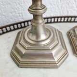 Paire de bougeoirs style néo classique en métal argenté