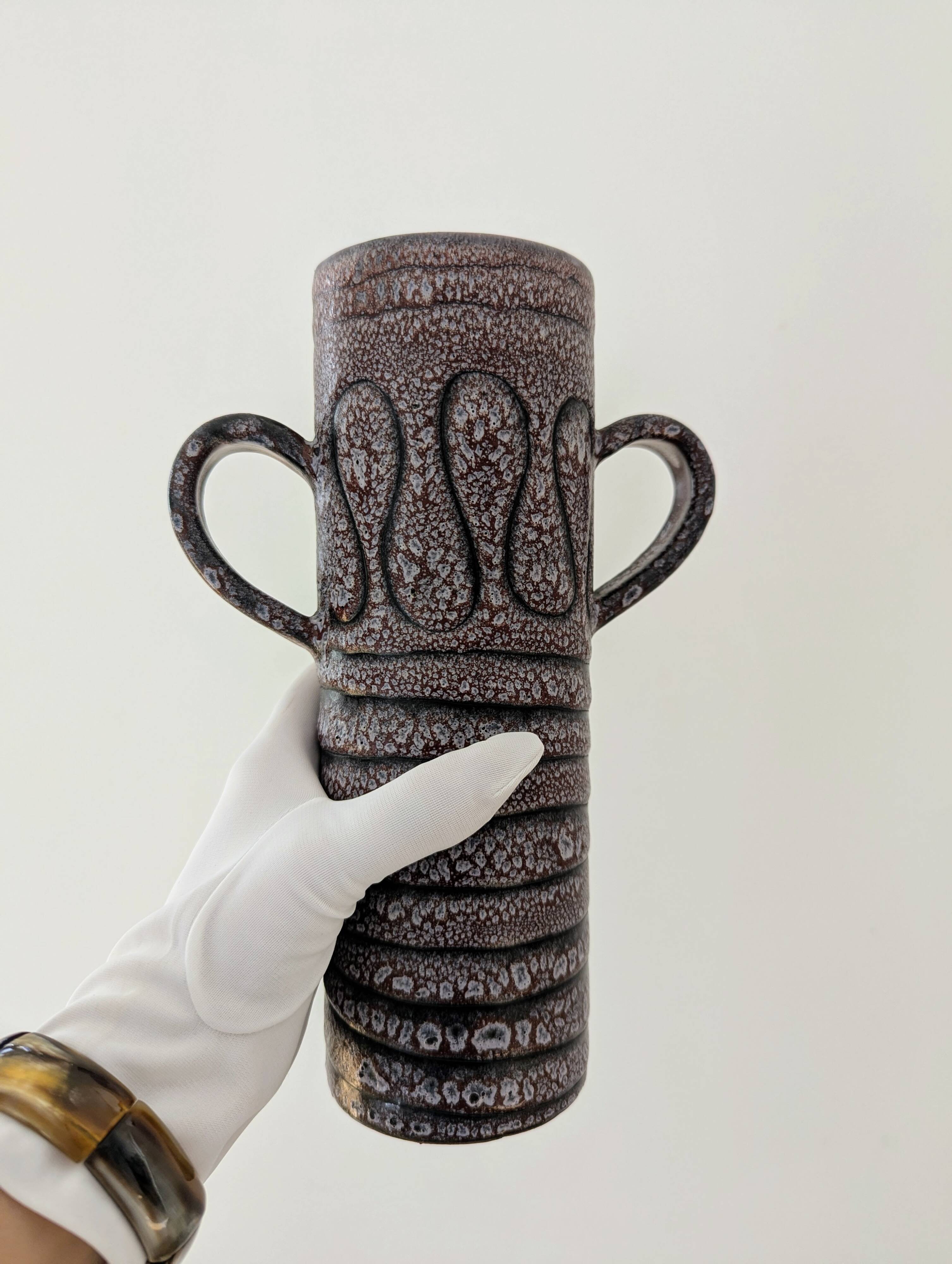Vase en céramique signé Jean Austruy