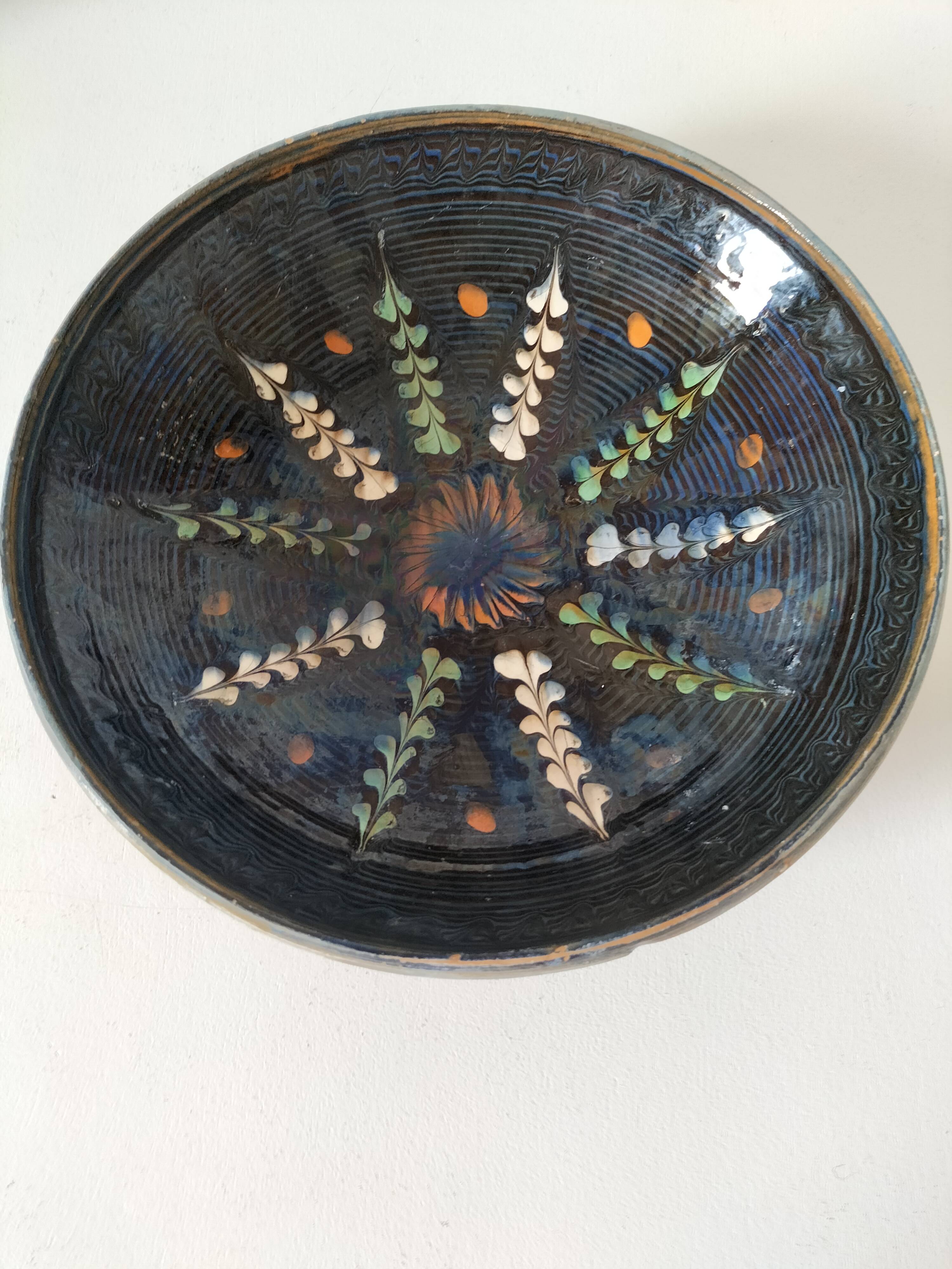 Large handcrafted glazed bowl – radiant floral decoration