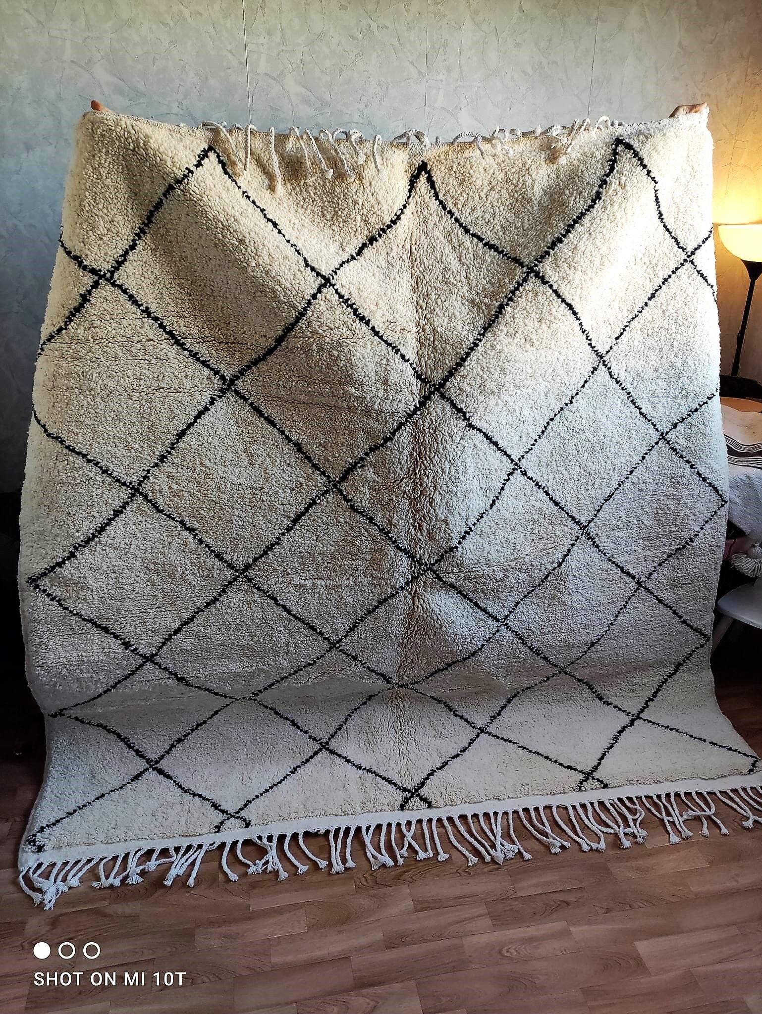 Berber carpet Beni Ouarain 2m30 by 2m