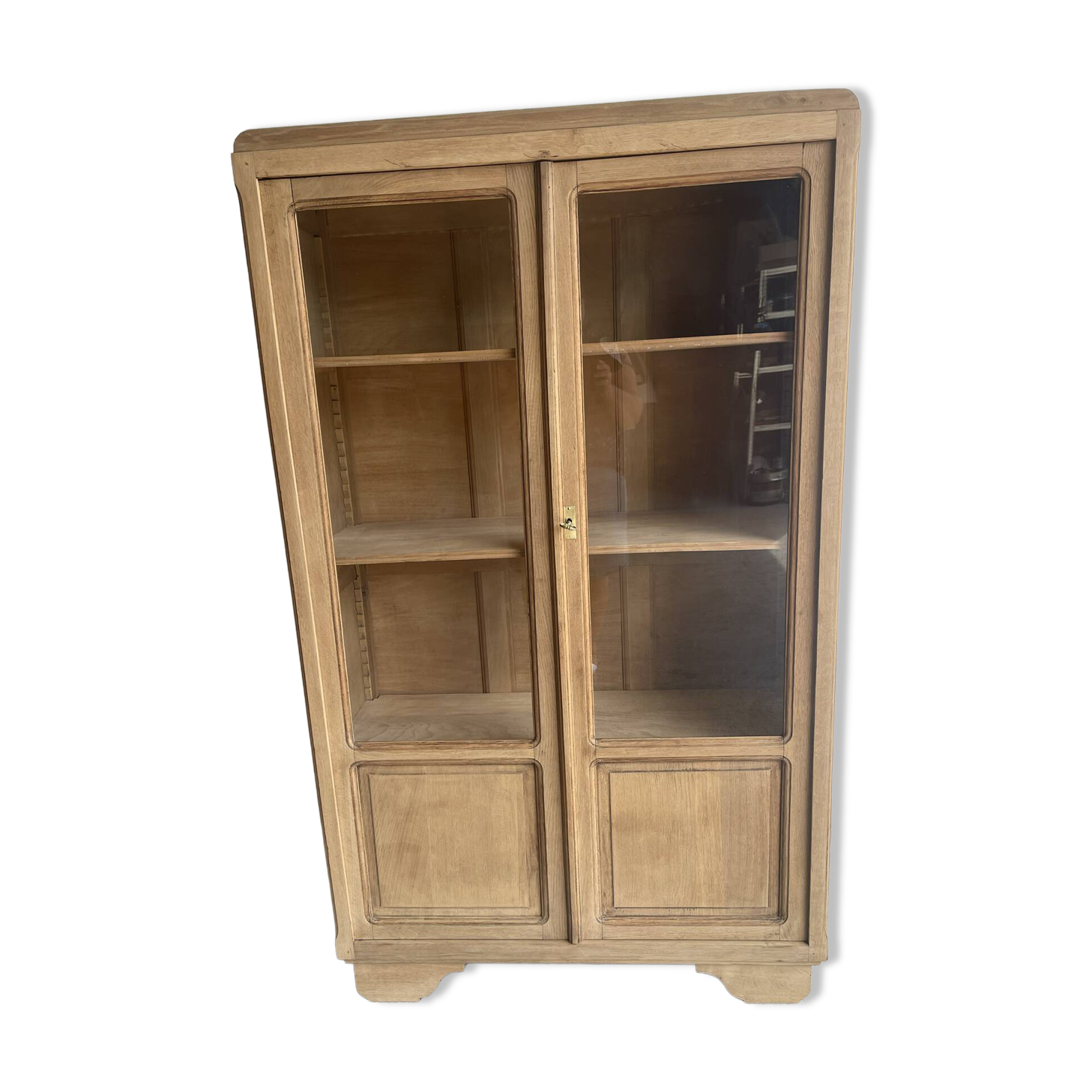 Glass cabinet