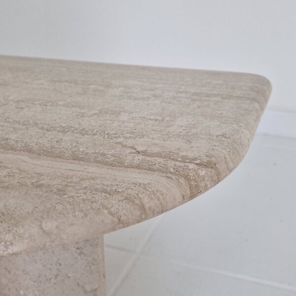 Table basse ou d'appoint en travertin en forme de larme, Italie, années 1980