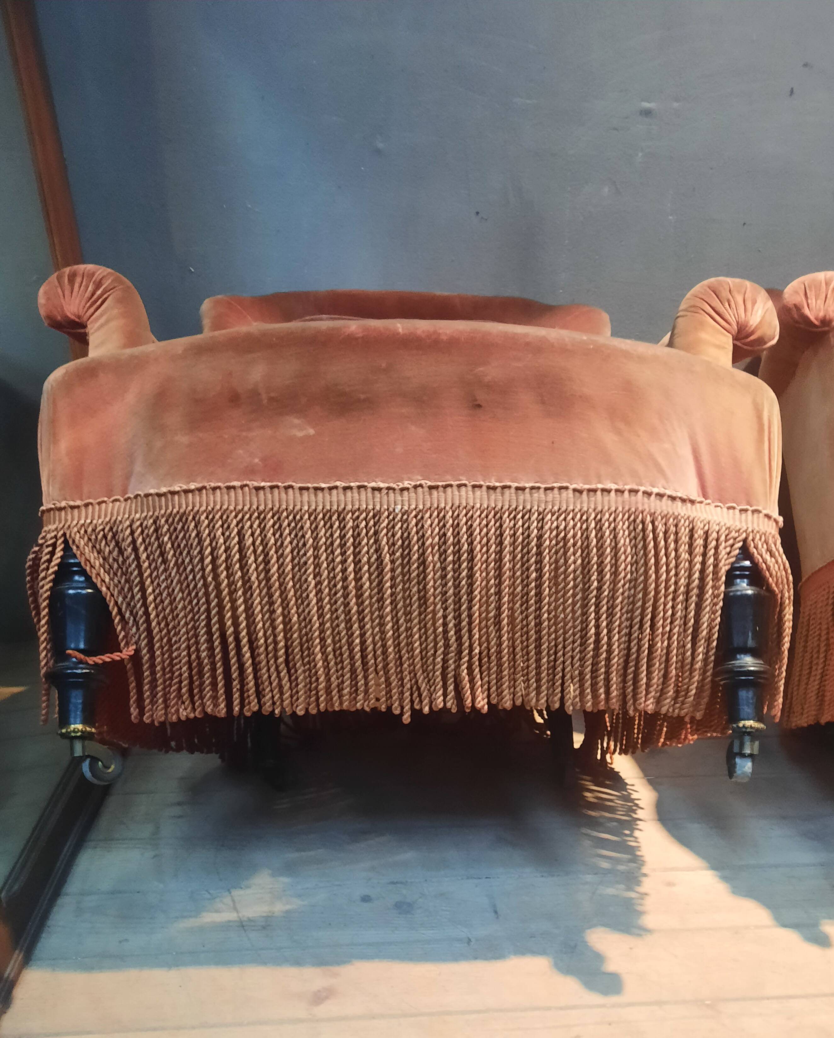 Paire de fauteuils crapaud