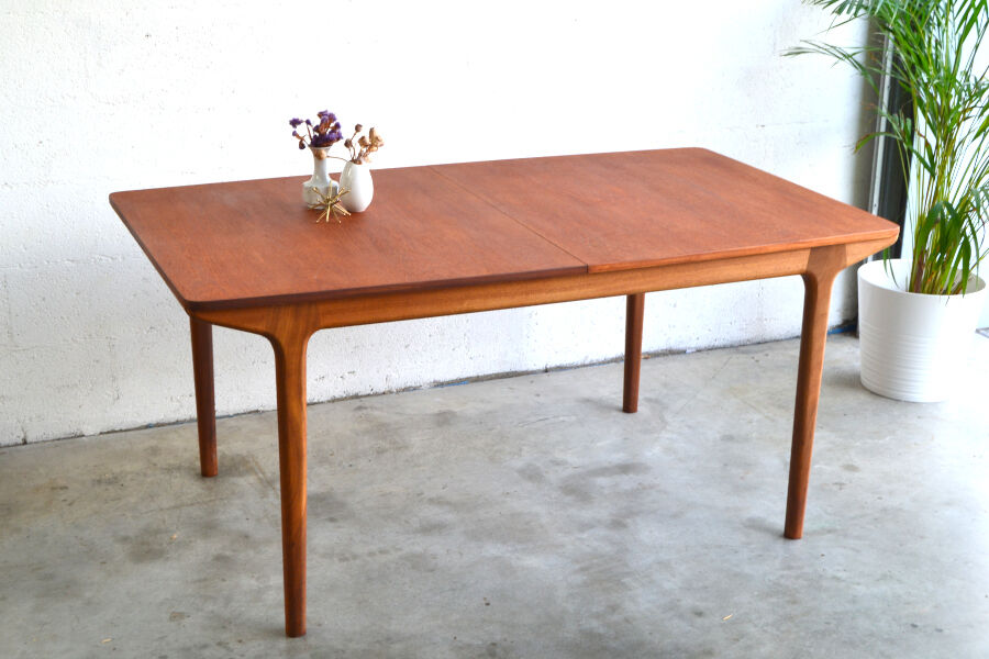 Table by McIntosh – double butterfly extensions