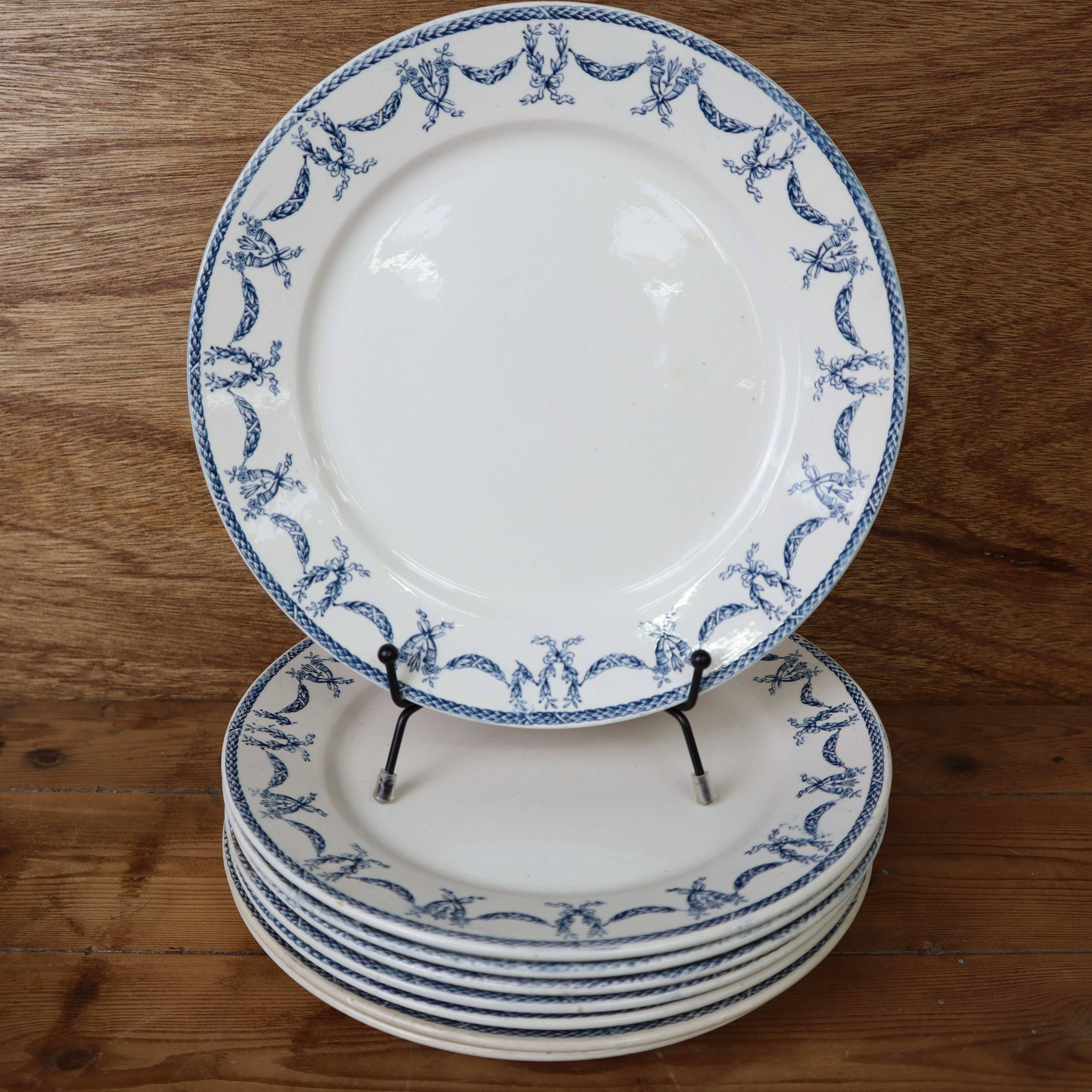 Set of 8 flat ironstone plates "Les Termes" Sarreguemines and Digoin