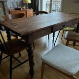 Pegged farm table