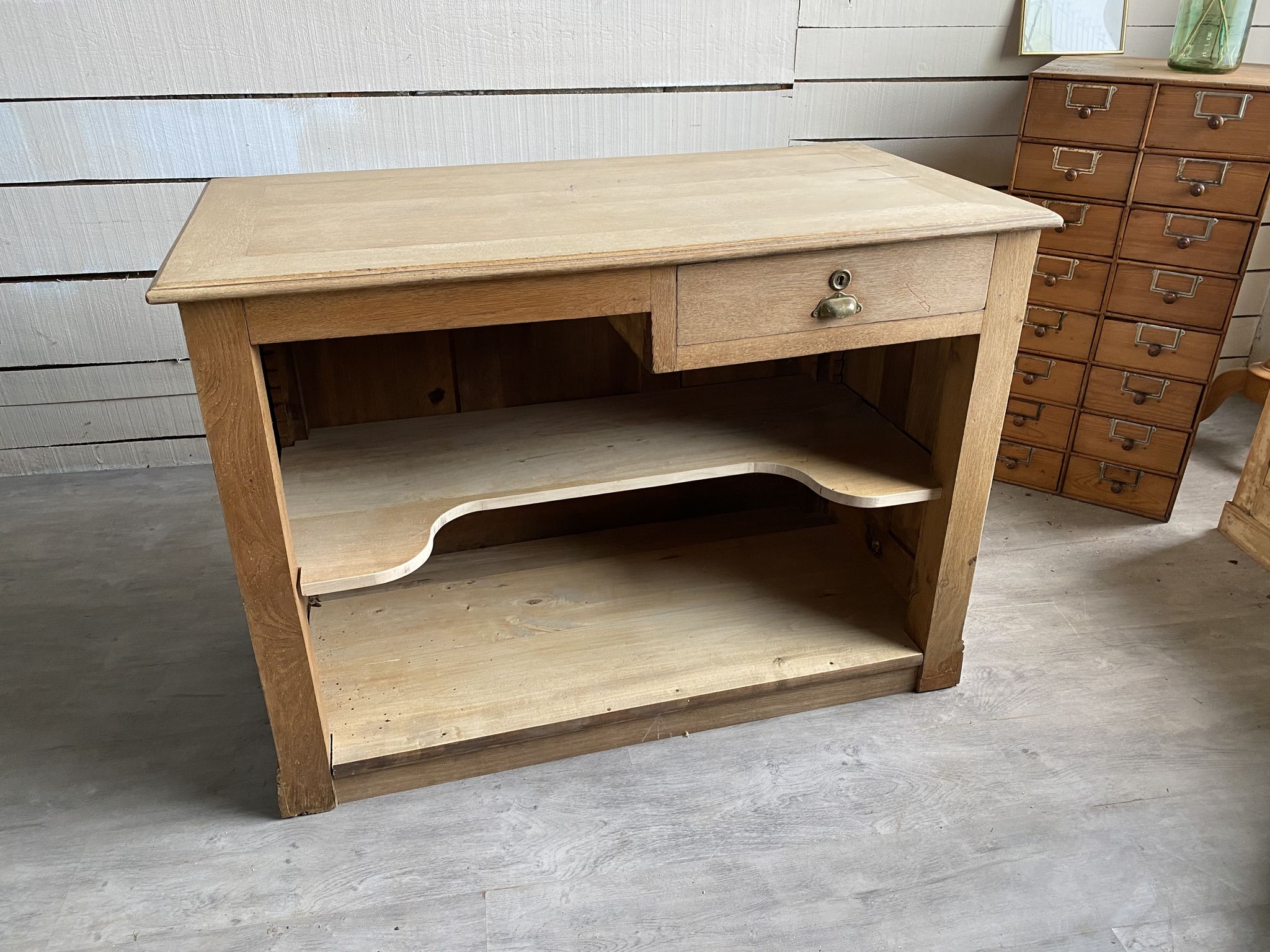 Oak counter