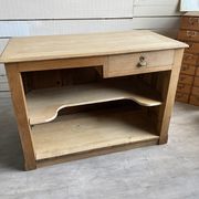 Oak counter